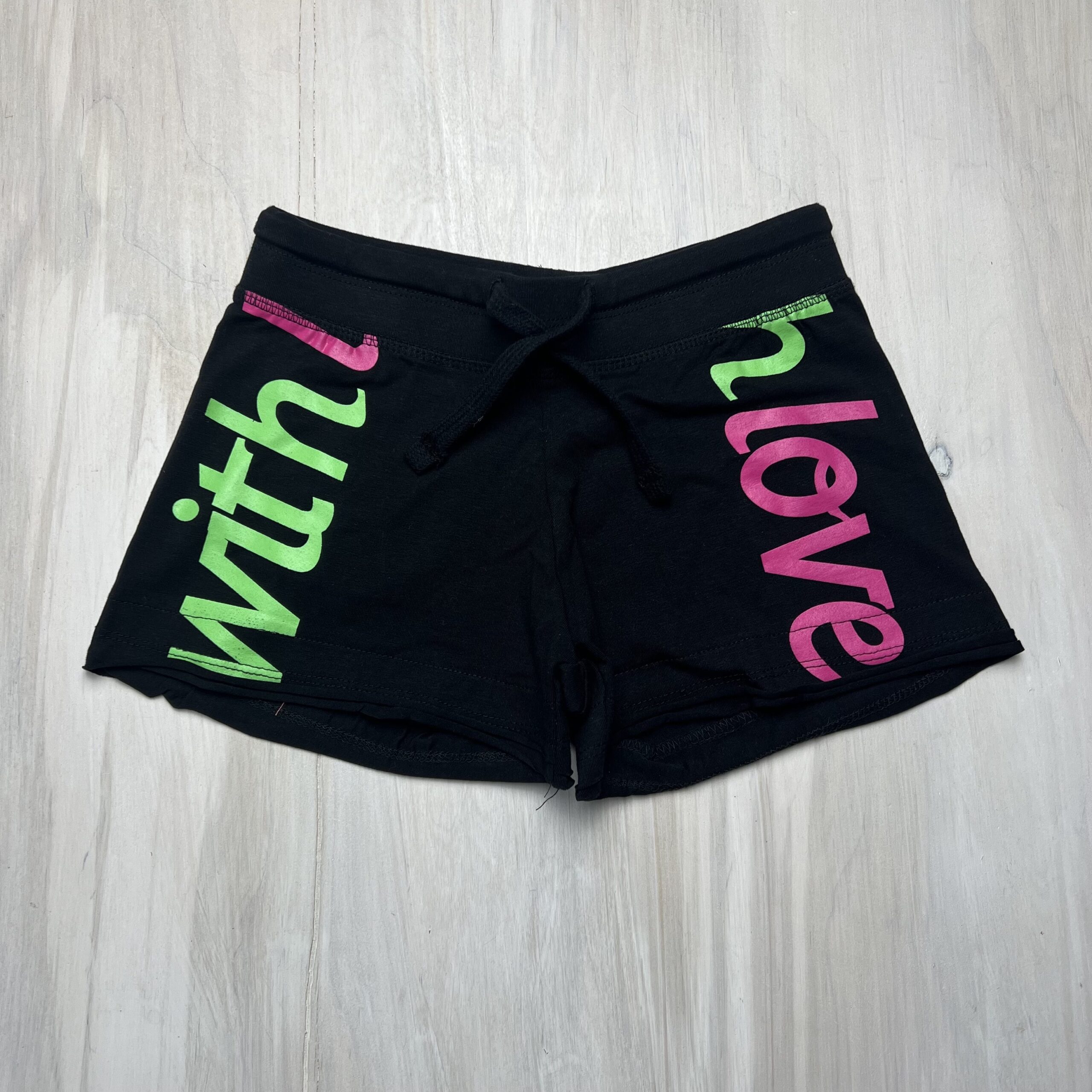 shorts-corti-neri-with-love-melby