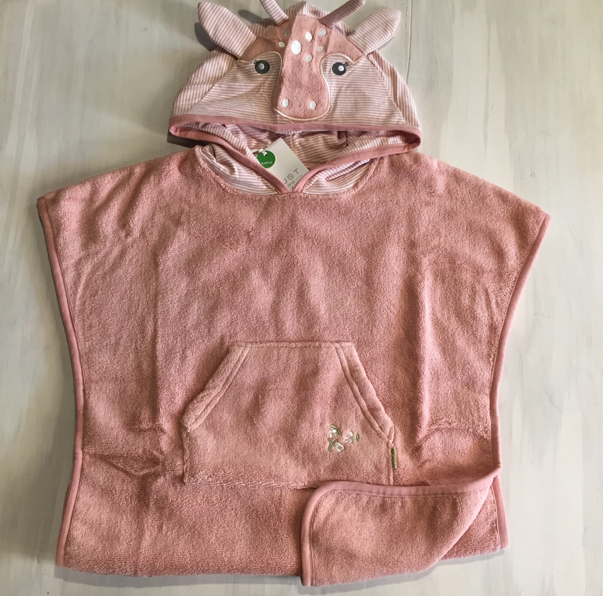 poncho-bimba-mare-bagno-piscina-rosa-finni-hust-and-claire