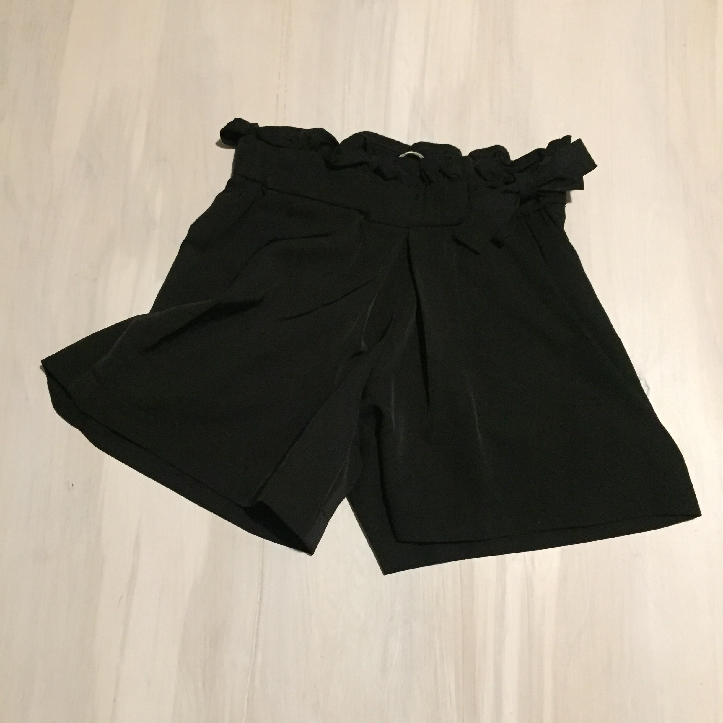 pantaloni-corti-neri-bimba-eleganti-melby