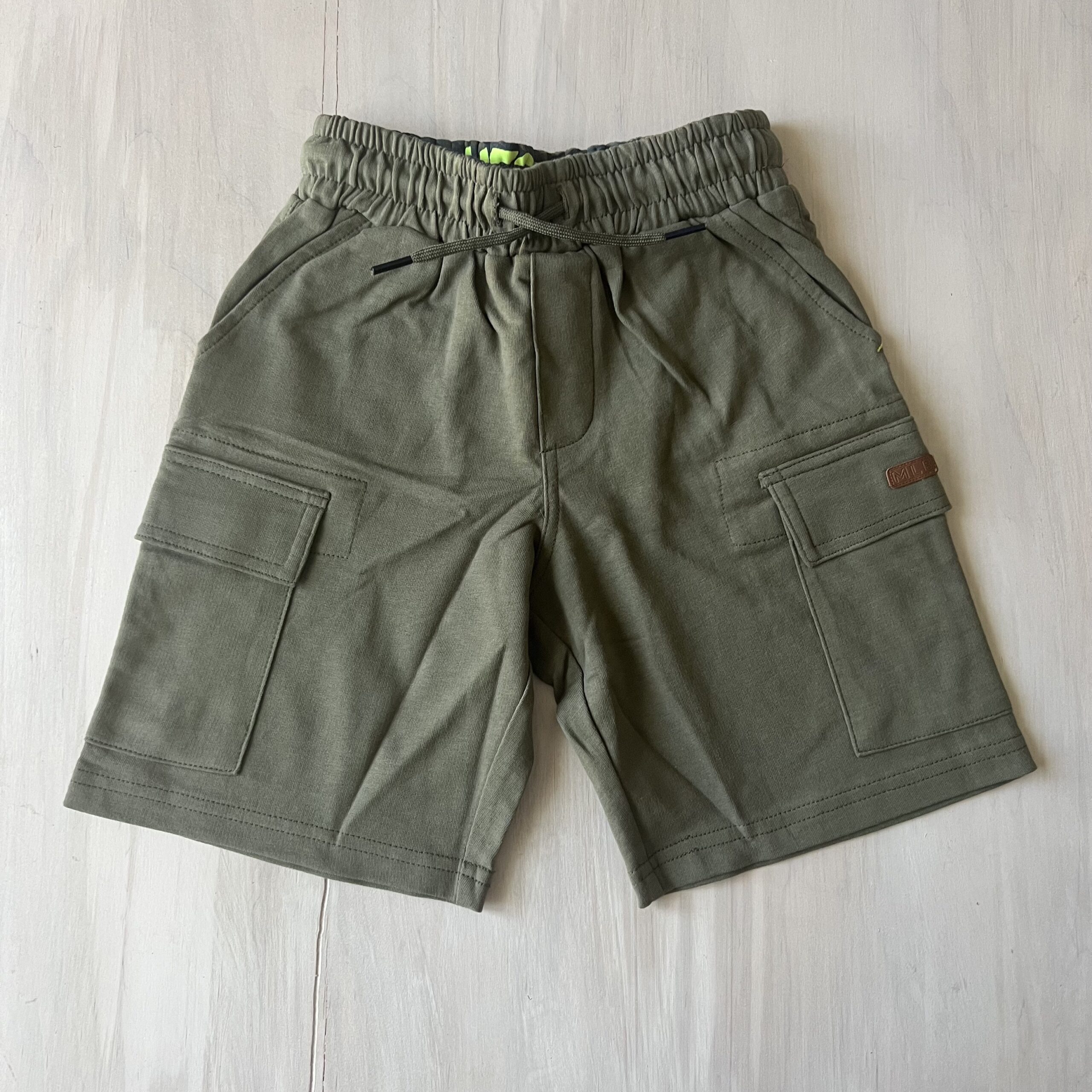 pantaloni-corti-cargo-verdi-melby